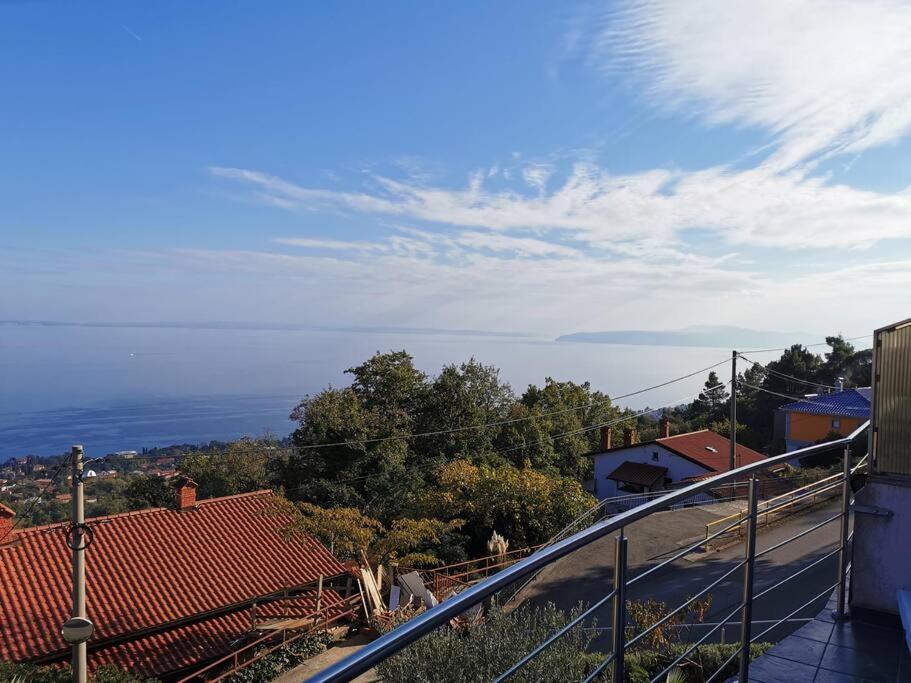 Ferienwohnung Mit 180° Meerblick Dobrec Exterior photo